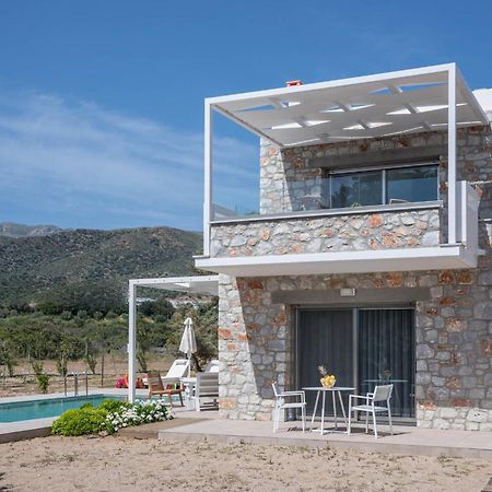 Cedar Bay Beachside Villas Palaiochora Exterior photo