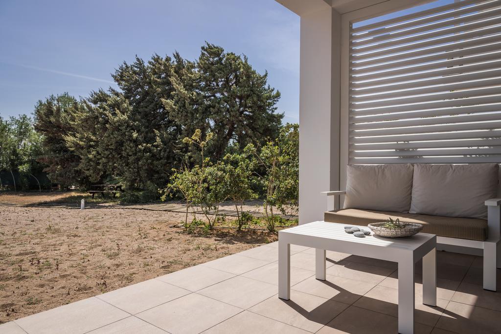 Cedar Bay Beachside Villas Palaiochora Exterior photo