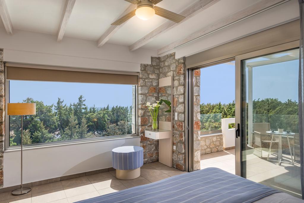 Cedar Bay Beachside Villas Palaiochora Exterior photo
